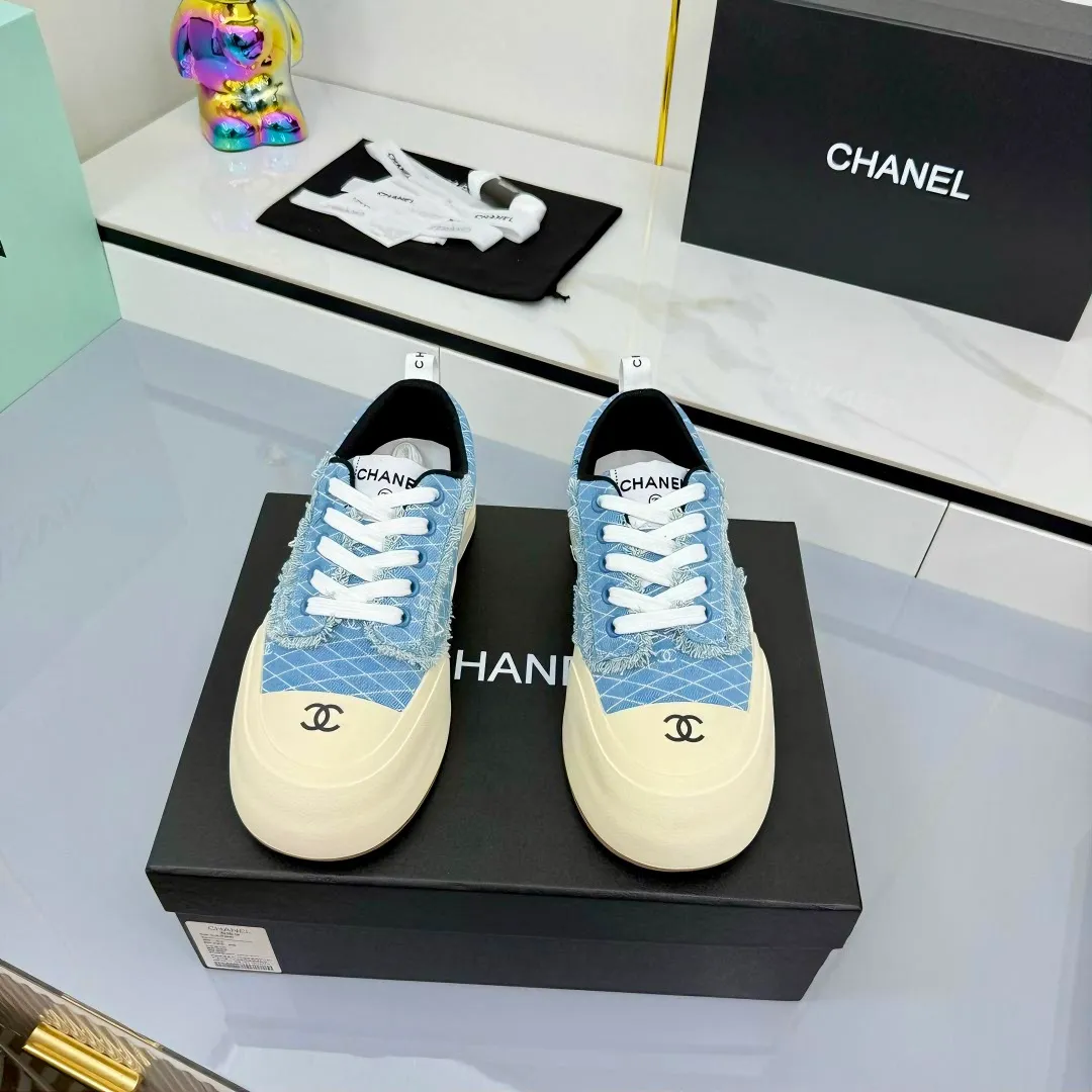 👟👟Ex-factory price 600👟👟 Chanel bread shoes ~ original calfskin panda shoes Chanel 25C latest hot style panda black and white sports shoes casual sneakers Xiaoxiang hot item classic black and white panda color coco girls must pay Fabric: original custom mixed sheepskin lining: original imported breathable mesh lining outsole: Original molded rubber + TPU combination Size: Women's 35-41 Buy now👉